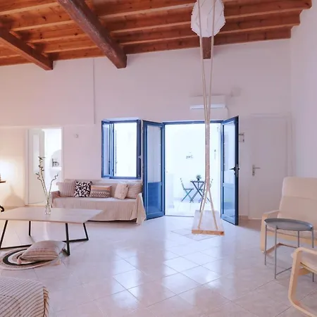 100+ Year Old Traditional Cycladic House * Chora (Ios)