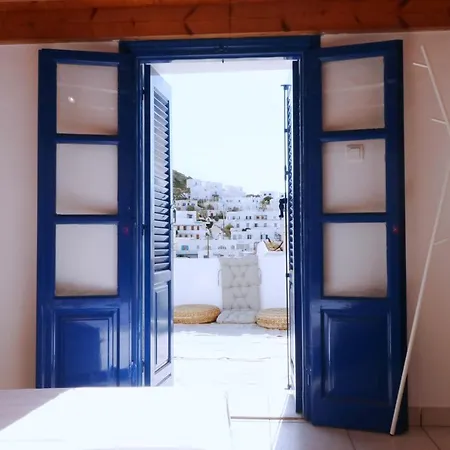 100+ Year Old Traditional Cycladic House Chora (Ios)